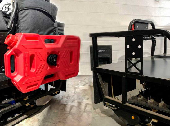 Добавили крепление экспедиционных канистр