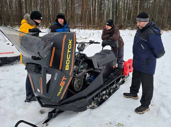 Откидной капот