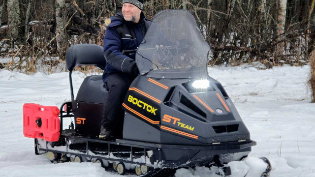 Открытая рама с креплениями для канистр